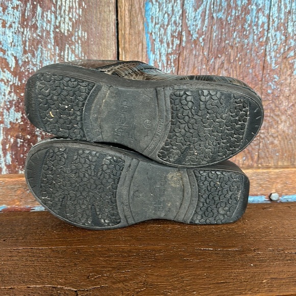 Dansko Pewter Brush Clog Size 38 - Picture 14 of 16